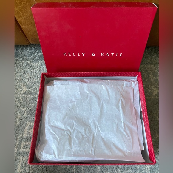 Kelly & Katie Caital Heels Silver 7M - Picture 11 of 17